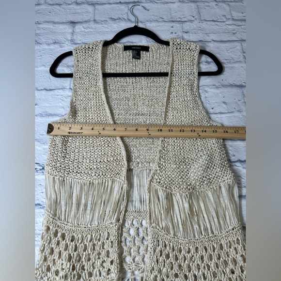 Forever 21 Cream Knit Fringe Vest. Size Small. Bohemian. Coastal Cowgirl. - Picture 5 of 7